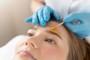 Qué es la depilación facial con cera